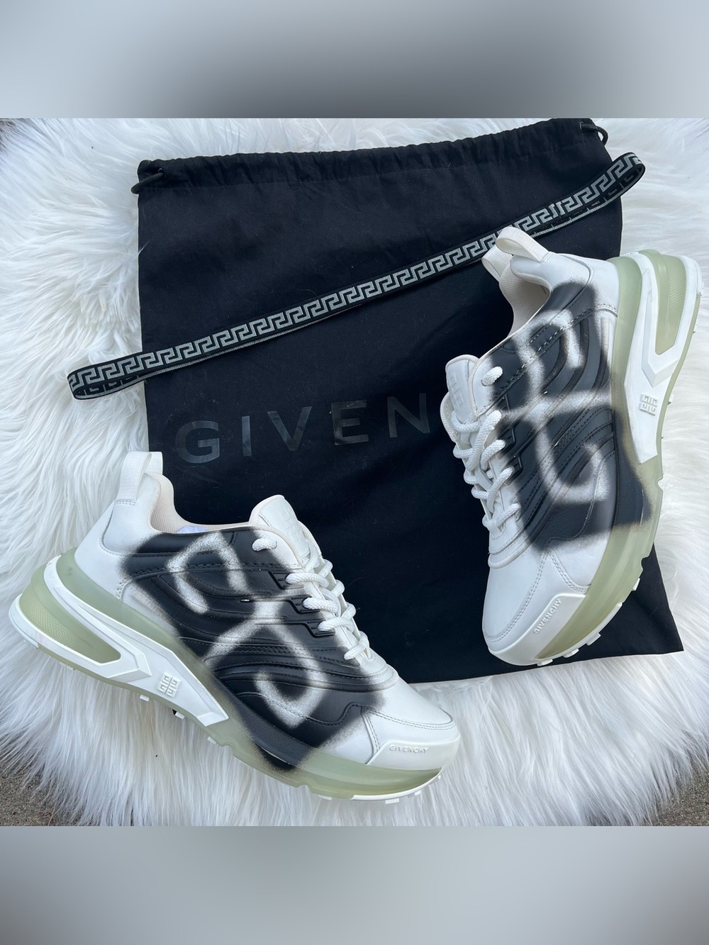 Givenchy x Chito GIV 1 Runner Sneakers SZ 9 US - Picture 5 of 12